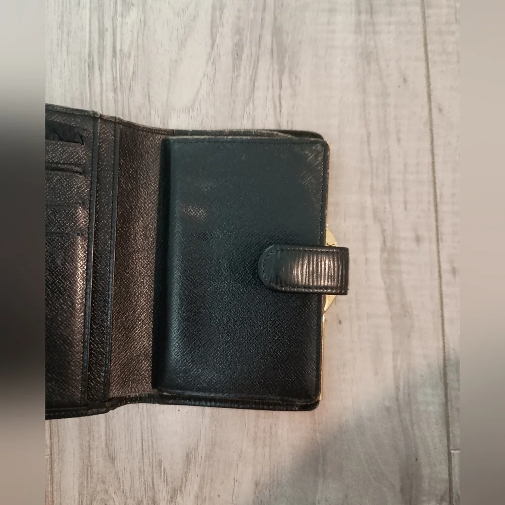 Louis Vuitton LV Epi Porte-Monnaie Viennois Bifold Wallet Noir Men